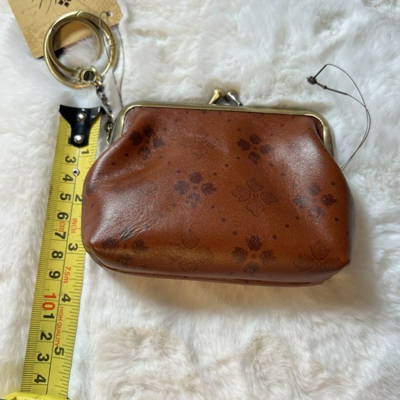 Wallet, Patricia Nash Signature Print Large Border Coin Wallet/Keychain, NWT - Picture 7 of 8